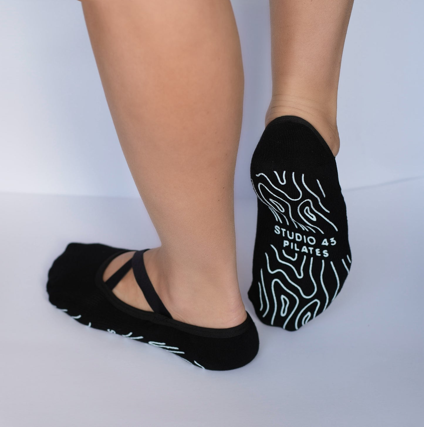 MUSTAD PILATESE SOKID